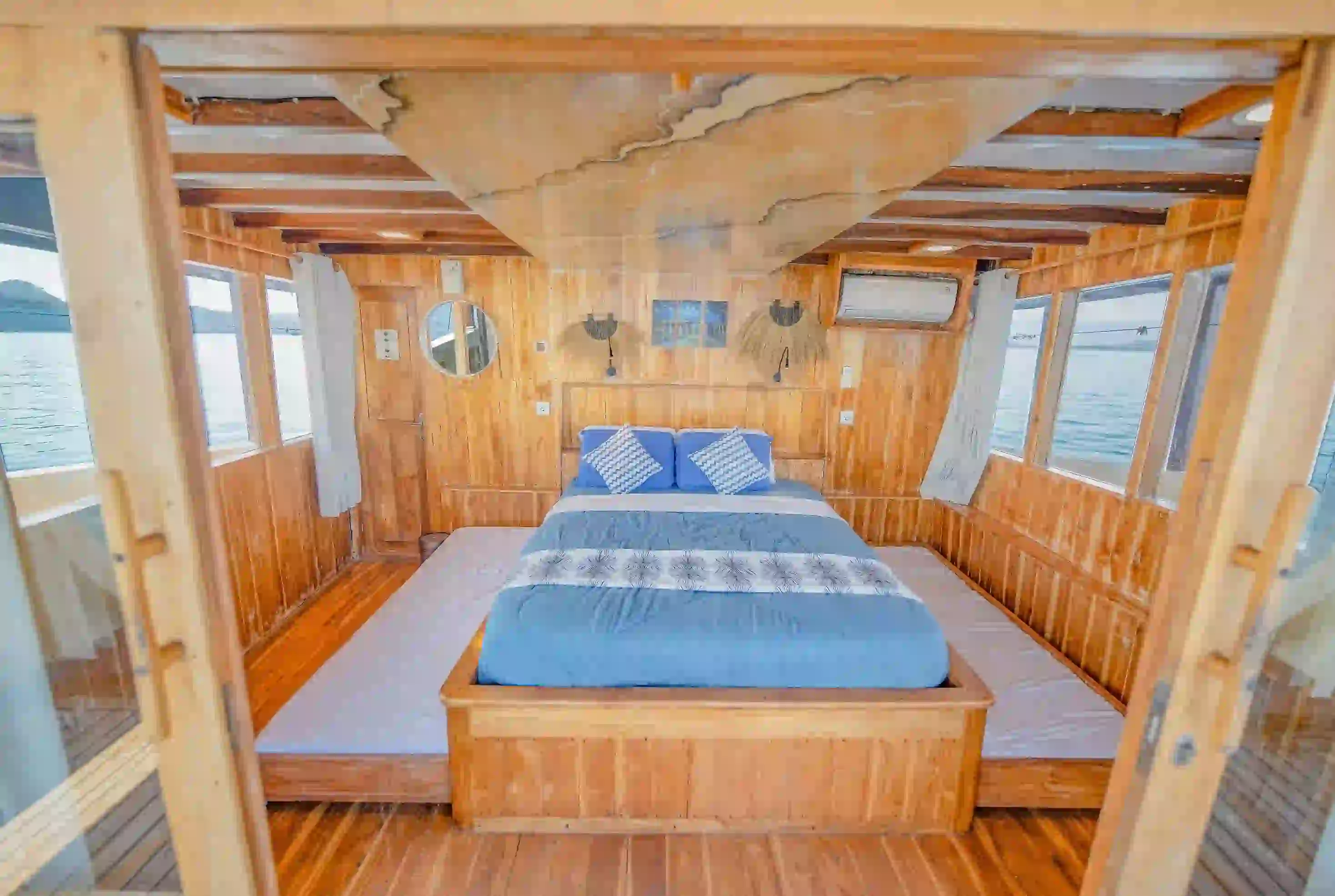 Family ocean cabin on Lamborajo 2