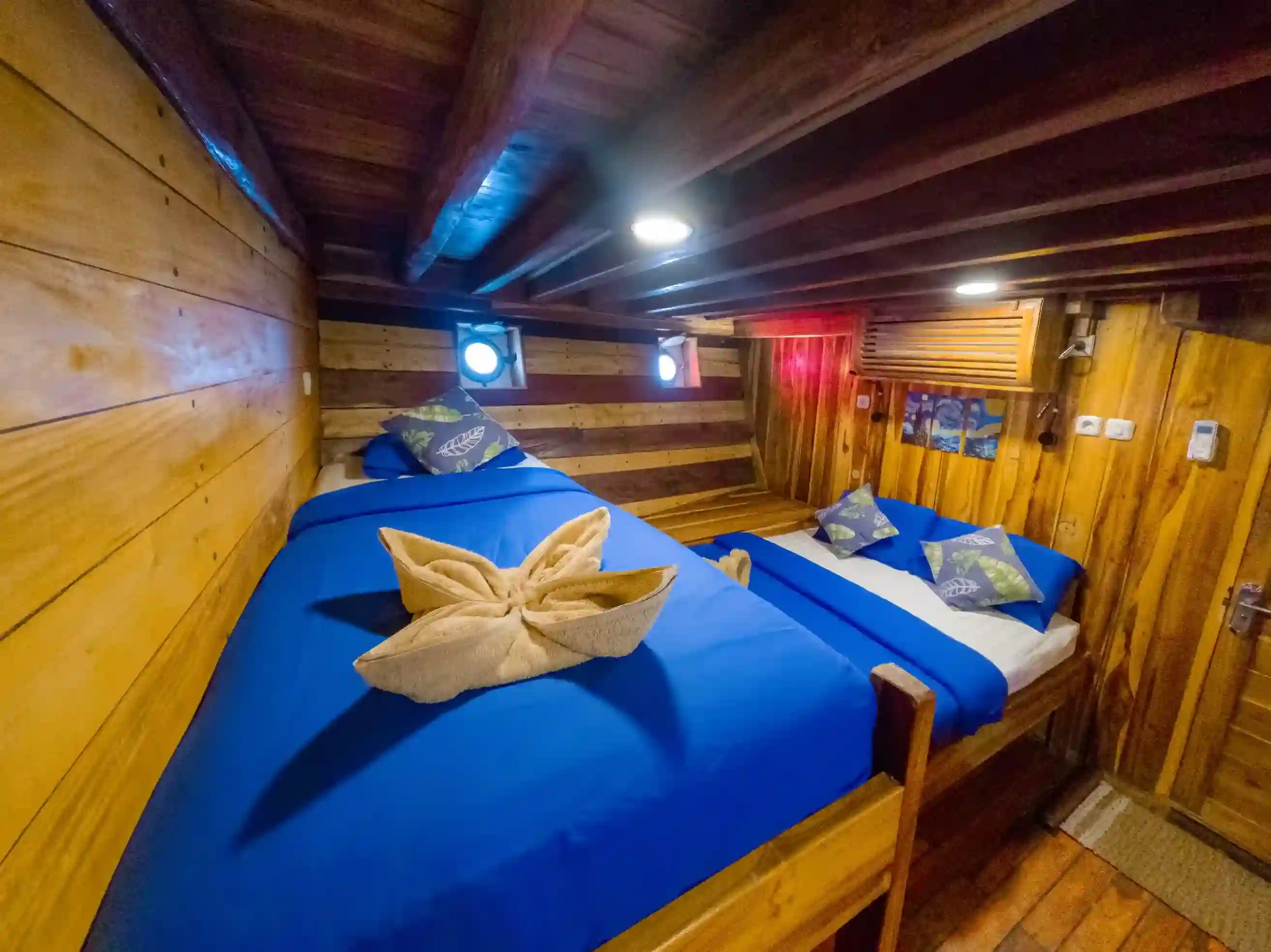 Superior cabin on Lamborajo 2
