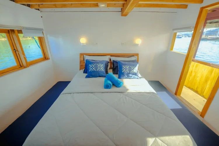 Lamborajo 1 Phinisi Master Ocean Cabin